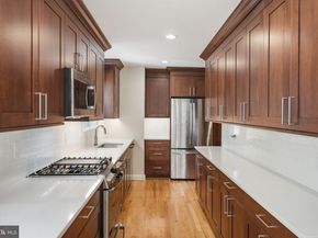 2351 N Vermont Street N, Arlington VA 22207
