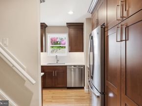 2351 N Vermont Street N, Arlington VA 22207
