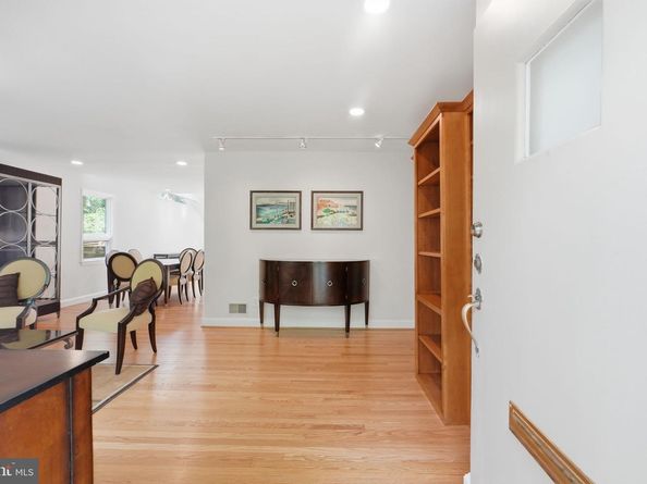 2351 N Vermont Street N, Arlington VA 22207