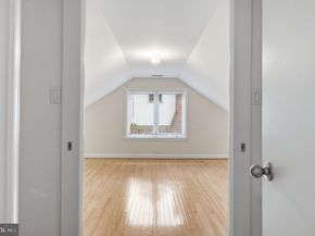 2351 N Vermont Street N, Arlington VA 22207