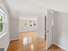 2351 N Vermont Street N, Arlington VA 22207
