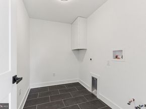 2627 County Line Rd, Chalfont PA 18914