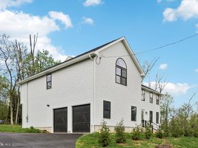 2627 County Line Rd, Chalfont PA 18914
