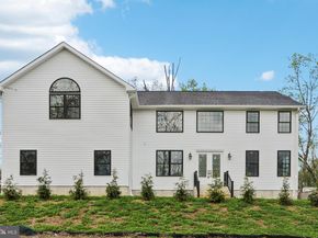 2627 County Line Rd, Chalfont PA 18914