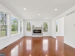 2627 County Line Rd, Chalfont PA 18914