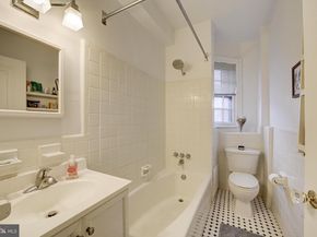 644 Massachusetts Avenue NE 206, Washington DC 20002