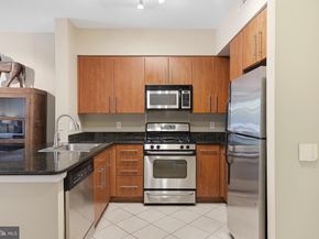 1021 N Garfield Street 139, Arlington VA 22201