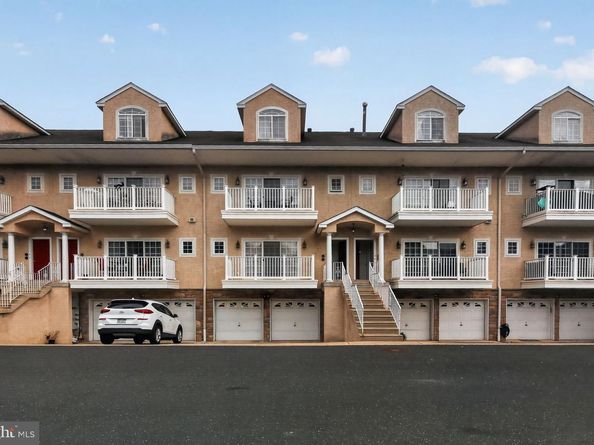 290 Byberry Road 8, Philadelphia PA 19116