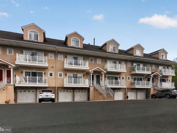 290 Byberry Road 8, Philadelphia PA 19116