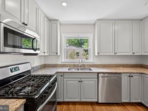 1109 Hillcrest Drive SW, Vienna VA 22180
