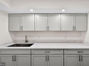 1109 Hillcrest Drive SW, Vienna VA 22180