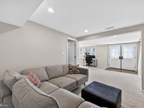 1109 Hillcrest Drive SW, Vienna VA 22180