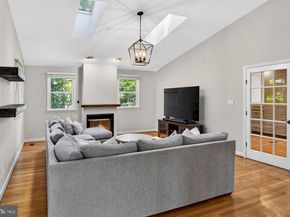 1109 Hillcrest Drive SW, Vienna VA 22180