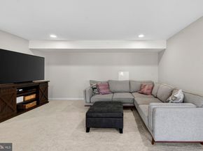 1109 Hillcrest Drive SW, Vienna VA 22180