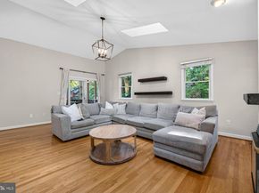 1109 Hillcrest Drive SW, Vienna VA 22180