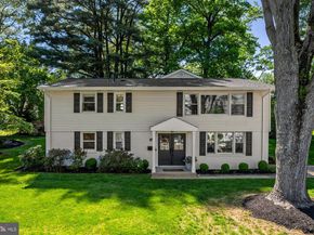 1109 Hillcrest Drive SW, Vienna VA 22180