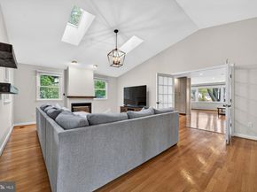 1109 Hillcrest Drive SW, Vienna VA 22180