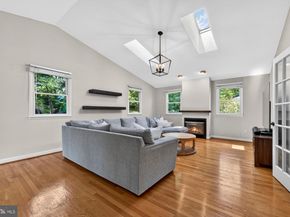 1109 Hillcrest Drive SW, Vienna VA 22180