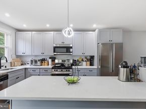 6470 Matthews Street, Philadelphia PA 19119