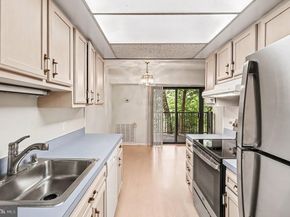 2247 Castle Rock Square 12C, Reston VA 20191