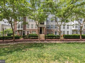 5090 Donovan Drive 102, Alexandria VA 22304