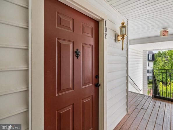 5090 Donovan Drive 102, Alexandria VA 22304