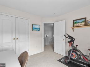 5090 Donovan Drive 102, Alexandria VA 22304