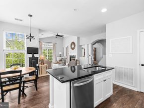5090 Donovan Drive 102, Alexandria VA 22304