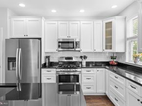 5090 Donovan Drive 102, Alexandria VA 22304