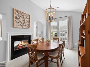 5090 Donovan Drive 102, Alexandria VA 22304