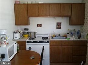 2266 Jenkintown, Glenside PA 19038