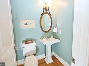 400 Oronoco Street, Alexandria VA 22314