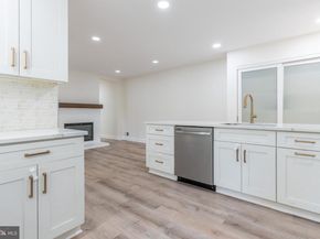 230 E Juniper Avenue, Sterling VA 20164
