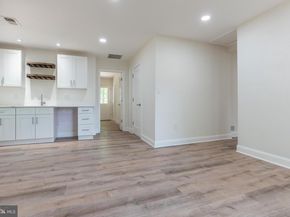 230 E Juniper Avenue, Sterling VA 20164