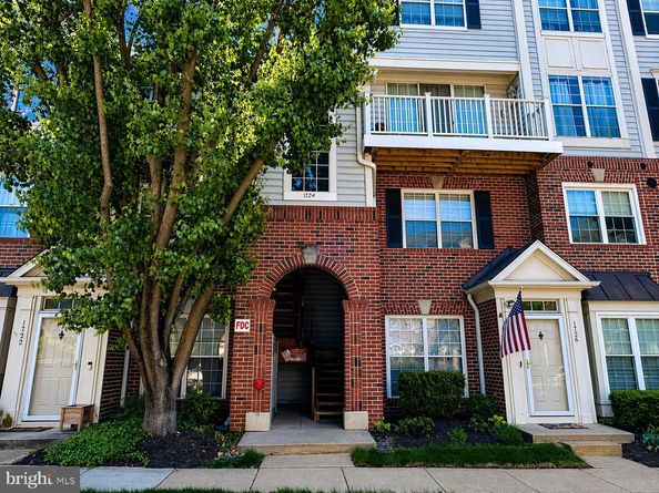 1734 Kingsgate Court 302, Alexandria VA 22302