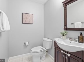 1734 Kingsgate Court 302, Alexandria VA 22302