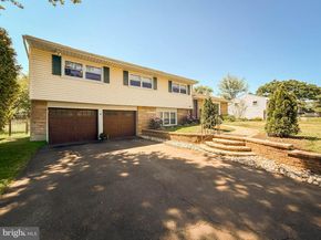 925 Big Oak Road, Yardley PA 19067