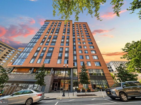 2000 Clarendon Boulevard 1105, Arlington VA 22201