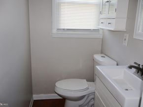 1317 Fitzwatertown Road, Abington PA 19001