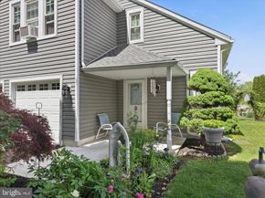 12 Pebble Drive, Horsham PA 19044