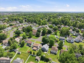 12 Pebble Drive, Horsham PA 19044