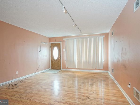 2645 S Alder Street, Philadelphia PA 19148