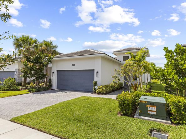 15860 Key Biscayne Lane, The Acreage FL 33470