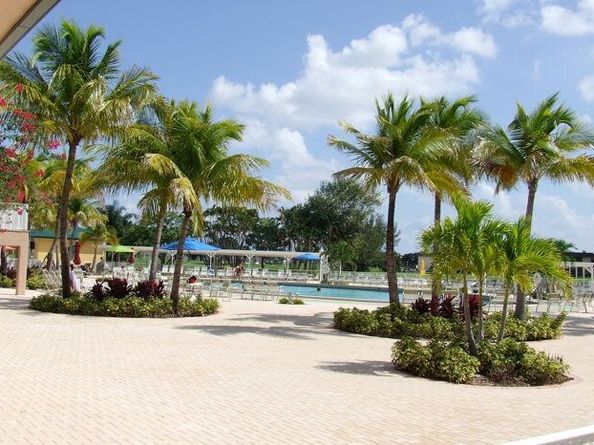 909 S Flanders S, Delray Beach FL 33484