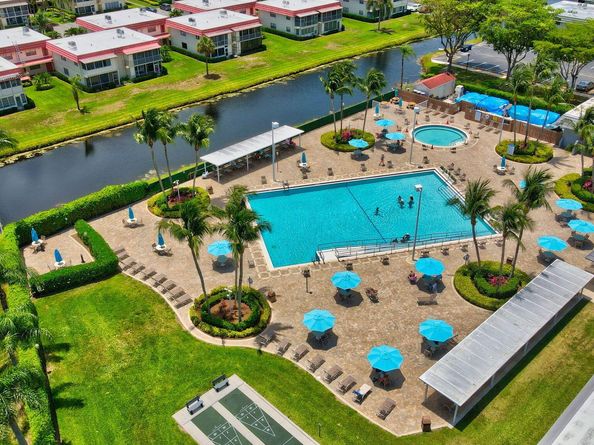909 S Flanders S, Delray Beach FL 33484