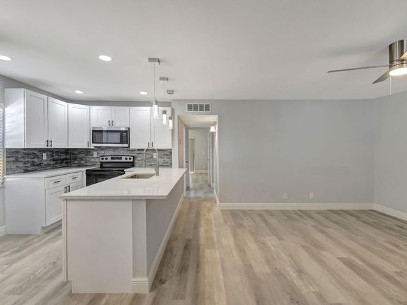 909 S Flanders S, Delray Beach FL 33484