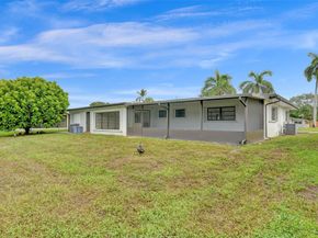 5840 SW 14th St, Plantation FL 33317