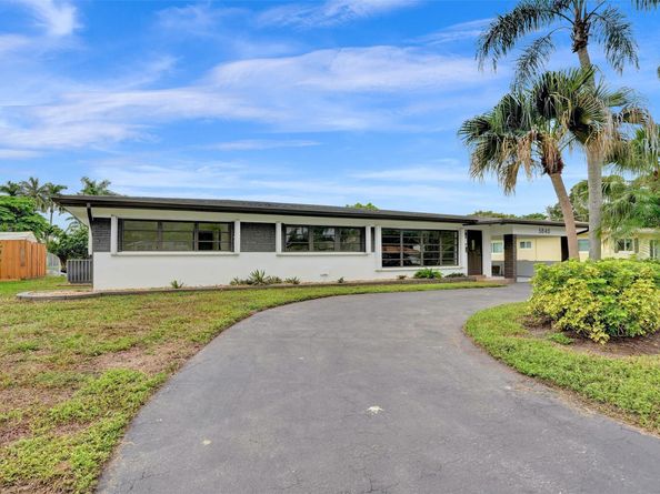 5840 SW 14th St, Plantation FL 33317