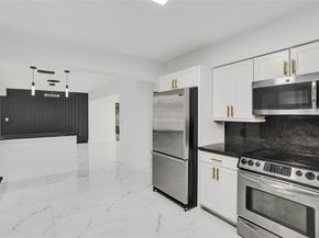 5840 SW 14th St, Plantation FL 33317