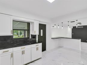 5840 SW 14th St, Plantation FL 33317